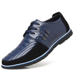 Nouveaux chaussures décontractées pour hommes Summer Automne en cuir Chaussures hommes Fashion Men Loafers Handmade Male Business Marié Robe de mariée