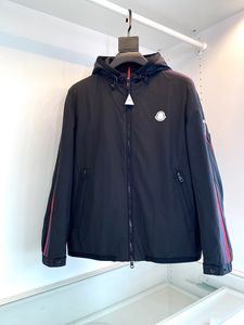 Nueva chaqueta con capucha para hombre con diseño de adorno de cinta abrigos de manga larga cómodos e informales