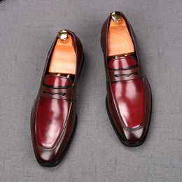 Nieuwe heren rood zwart penny loafter patent leer oxford flats casual schoenen mannelijke thuiskomst trouwjurk zapatillas hombre