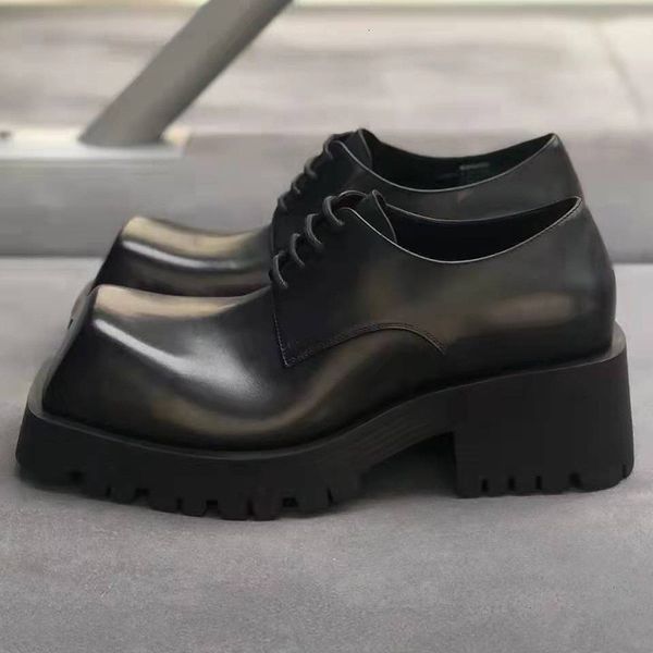 Nouveaux hommes chaussures de derby noires solides en cuir divisé décontracté oxfords plate-forme masculine robe chaussures chaussures d'affaires