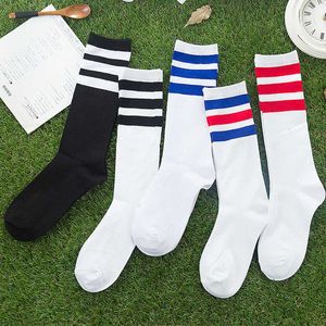 Chaussettes pour hommes Nouveaux Hommes / Femmes 3 Chaussettes En Coton À Trois Rayures Rétro Old School Hiphop Skate Long Court Meias Harajuku Blanc Noir Hiver Cool