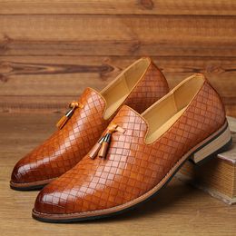 Nouvelles chaussures de haricot décontractées pour hommes grandes tailles chaussures paresseuses un pied de pied semets single chaussures tassel fashion mens chaussures 1-2 2t1o