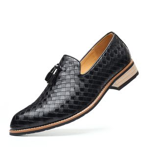 Nouvelles chaussures de haricot décontractées pour hommes grandes taille de chaussures paresseuses un pied de pied semets single chaussures tassel fashion mens chaussures 1-2-3-4-5 q6k9