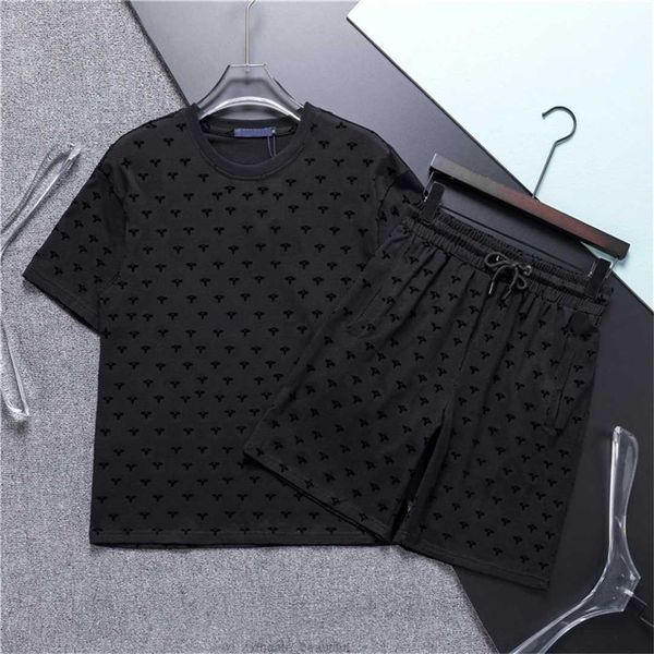 Nuevo diseñador para hombre Chándales Pantalones cortos de playa de verano Conjuntos de ropa deportiva Jersey Letras Mayoristas de impresión Moda para mujer Camiseta para correr al aire libre Trajes de manga corta