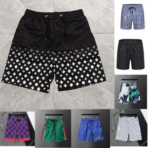 Nuevos cortos para hombres Summer Black White Imprenting Board Shorts Fashion Fashion Casual Sports Flow Secado Rápido Secado Men Pantalones de playa