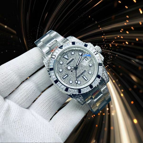 New Mens Watch Diamond Watch 40 mm Cadrée brillante Mécanique mécanique Best Vente Style Classic Diamond incrusté Watch Sapphire Imperpose Luminous en acier inoxydable Luminal Watch