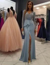 Nuevos vestidos de noche de sirena Cuello en V Manga larga Tren de barrido Vestidos de fiesta de graduación con cuentas principales Vestidos de noche formales Vestido De Noche Q83