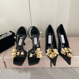 Nouvelles fleurs en métal satitto talon sandale bracelet orchide fleur de décoration de fleurs sandales perle de concepteur de luxe pour femmes chaussures de robe de fête taille 34-41 avec boîte