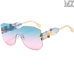 Nouveau métal sans cadre une pièce lunettes de soleil personnalisées lettre jambe lunettes de soleil F famille mode femmes lunettes