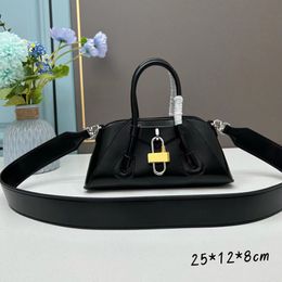 Nieuw model 2023 avondtassen trend mini glad lederen trapeziumvormige handtas magnetische gesp enkele schouder crossbody tas