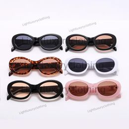 Nouveaux modèles Lunettes de soleil Designer Classic Eyeglass Outdoor Beach Sun Glass pour homme femme mélange couleur en option