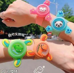 Nueva pulsera repelente de mosquitos Mosquito Killer Pulsera de silicona Fidget Toy Al aire libre Verano Niños Niños Insect Killer Band Anti-Mosquito