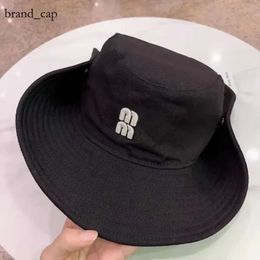 Nouveau hat Mui Mui Chapeau de pêcheur Broidé