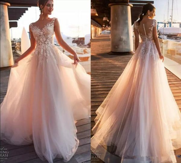 Blush rose une ligne robes de mariée 2020 Cap manches courtes col transparent Illusion bouton dos dentelle appliques robes de mariée robes de mariée de plage 7