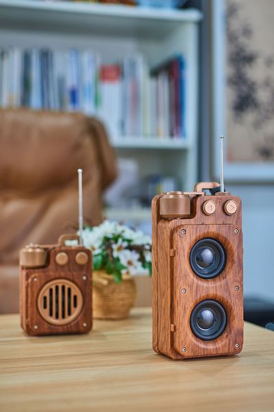 Música caliente Apollo A6 subwoofers retro bluetooth altavoz subwoofer portátil mini tarjeta TF radio al aire libre inalámbrico pequeña pistola de acero regalo creativo