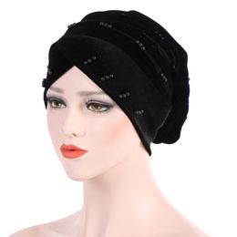 Nieuwe Moslim Pearl Beaded Women Tulband Hoofd Sjaal Wrap Fluwelen Stretch Baggy Hat Haarverlies Caps Haaraccessoires
