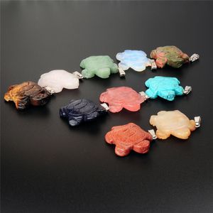 Nieuwe Natural Quartz Crystal Pocket Stone Leuke Zeeschildpad Tortoise Figurines Chakra Healing Gesneden edelsteen Ambachten Hanger Lucky Gift 41 * 32mm