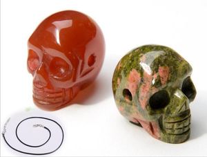 Colgante de calavera de piedra natural, collares para hombres y mujeres, piedras preciosas turquesas, ágata, cristal de cuarzo, colgantes de esqueleto con cadena de colores mezclados