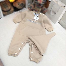 Nieuwe pasgeboren jumpsuits Baby bodysuit met lange mouwen en ronde hals Maat 59-90 kruippakje voor baby's en pet met vizier Nov05