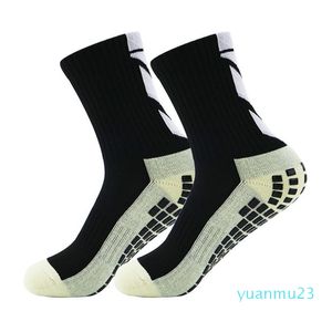 Nuevos calcetines de fútbol antideslizantes transpirables men039s baloncesto al aire libre correr algodón caucho calcetines de ciclismo de alta calidad 3747462