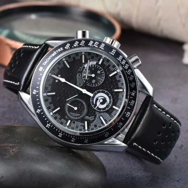 Nouveau Omeg montres-bracelets en acier inoxydable pour hommes 2024 nouvelles montres pour hommes tout cadran travail montre à quartz haut de gamme marque horloge hommes mode bracelet en cuir noir OM55