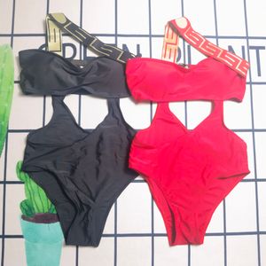 Nouveau maillot de bain en une seule pièce de niveau d'apparence élevée plage sans maillot de bain sexy bikini sexy