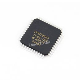 Nieuwe originele geïntegreerde circuits ICS Field Programmable Gate Array FPGA EPM7064STC44-10N IC CHIP TQFP-44 Microcontroller