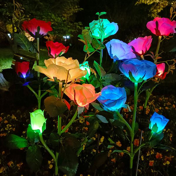 Nuevas luces de flores de simulación LED para exteriores, luces de césped para jardín, rosa solar de 5 cabezas