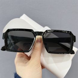 Nowe ponadgabarytowe okulary przeciwsłoneczne w stylu Vintage Fashion Hot Trendy mężczyźni kobiety okulary luksusowa marka projektant kobieta podróżująca odcienie UV400