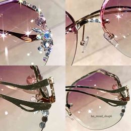 Nouveaux jimls surdimensionnés Diamants de lunettes de soleil décorées Fashion tendance colorée UV400 Femme Femme Popular Eyeglass For Women 202