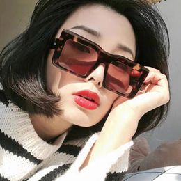 Nouveau surdimensionné cadre carré lunettes de soleil mode femmes à la mode coloré UV400 lunettes haut marque Digner populaire femme dame Shad