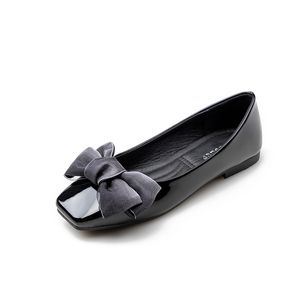 Nieuwe Lakleer Platte Vrouwen Vlinder-knoop Ballet Flats Schoenen Vrouwen Plus Size 41 Zwarte Vierkante Neus Bowtie schoenen Zwart voor Lady 823