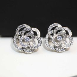 Nouveau modèle boucles d'oreilles creuses avec diamant camélia brillant S925 en argent Sterling mode luxe platine marque bijoux 2022 amour