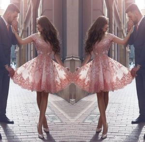 Nieuwe Peach Arabische Homecoming -jurken Cap Mouwen Korte Kort Appliques Garned 3D Floral Flowers TuLle Cocktail Dress Party Prom Gown1025578