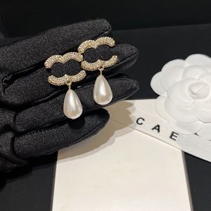 New Pearl Pendant Charm Collier Gold Boucles d'oreilles de luxe plaquées à la mode Boucle d'oreille avec boîte avec boîte