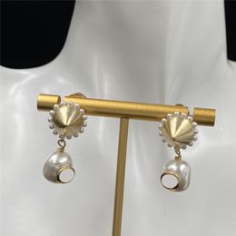 Nieuwe Pearl Rivet hanger Studs Charm Persoonlijkheid oorbellen Women Exquisite Eardrops Trendsetter sieraden met doos