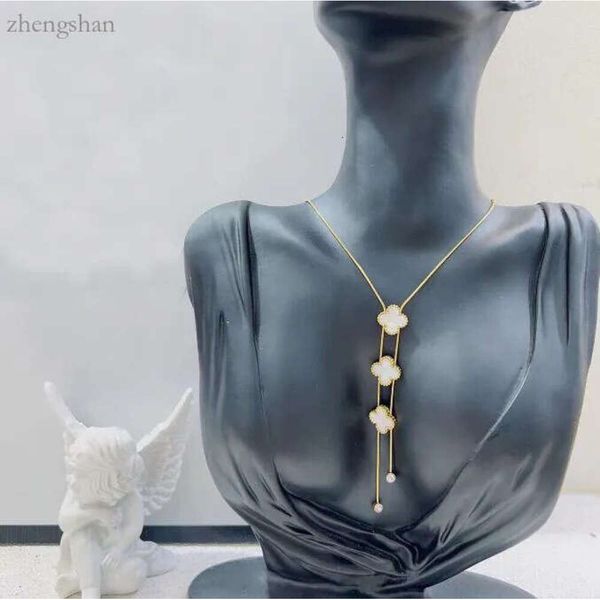 Nouveaux colliers pendentifs pour femmes 4 / quatre feuilles Collier de méd d'offen