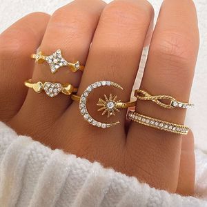 Nieuwe gepersonaliseerde 9-delige liefde 8-regele ster Moon Diamond Combination Set Ring voor vrouwen