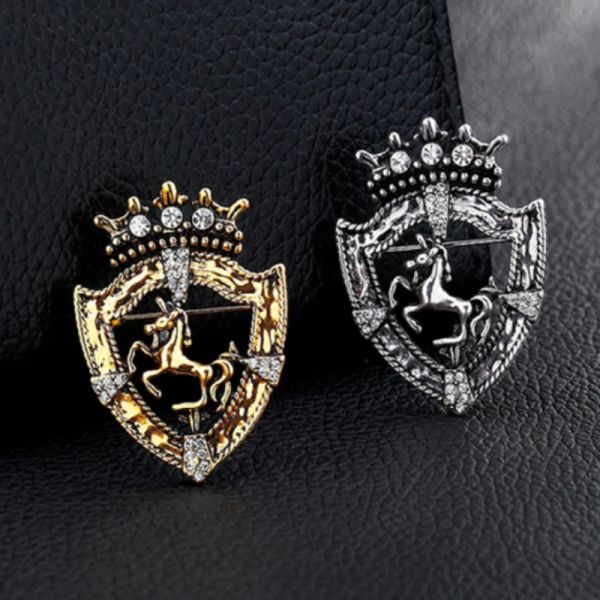 Nuevo personal de corona personalizado Emblema Emblema Pin de cofre Pin de collar Vintage Pin Accesorios