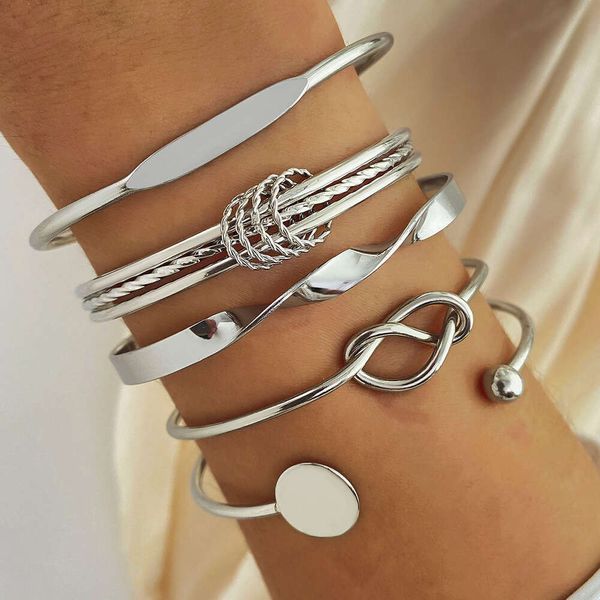 Nuevo brazalete personalizado de geometría lisa de moda en capas múltiples de cinco piezas de joyería