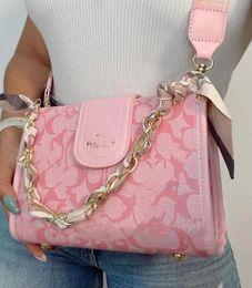 Nieuwe gepersonaliseerde oude bloem damestas modeontwerper tas populaire brief crossbody schoudertas trendy maat 23cm*9 cm*16 cm