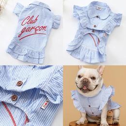 Nueva ropa de mascotas bordado a rayas imprimiendo falda para perros fatdas de encaje para perros club de mascotas bordado rayado fábrica dir241d