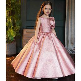 Nieuw roze bloemenmeisje buigt rug meisjes prinses baljurk trouwfeest optocht jurken vloer lengte satijn eerste communie jurk