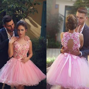 Nuevos vestidos de cóctel de flores 3d sin espalda con cuello halter rosa, vestidos de fiesta cortos elegantes sin espalda, vestidos de fiesta de tul gratis