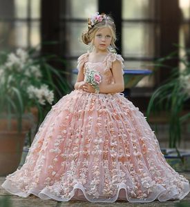 Nuevos vestidos de niña de flores de princesa de encaje rosa Flores hechas a mano de lujo Flora Vestidos para desfile de niñas Fiesta de cumpleaños con manga casquillo formal Vestidos para niños con cordones en la espalda BC18092