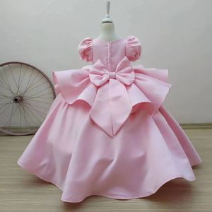 Nouveau rose enfant en bas âge filles robe d'été haute qualité Satin mariage fleur fille robes arc à manches courtes robes d'anniversaire