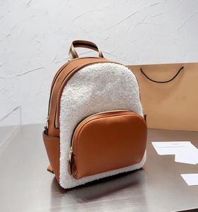 Nieuwe pluche backpack-stijl Designer tassen Classic Lamb Wol Single-Shoulder Bag Unisex Fashion Letter Backpacks Universal Purpose Back Packs Travel Bag