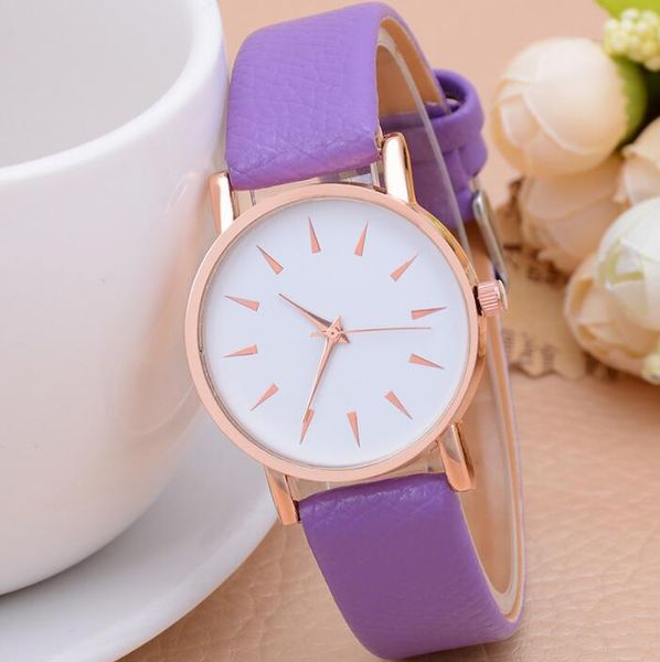 Nouvelle montre de ceinture à quartz pour femmes de la mode populaire version coréenne modes simples fabricant de montres décoratives ventes directes