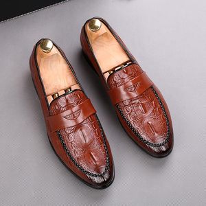 Nieuwe populaire heren 7198 Puted Crocodile Pattern Slip op platte formele oxfords prty bruiloft avondjurk schoenen sapato sociale masculino