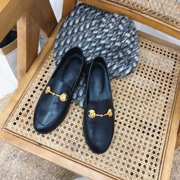 Nieuwe populaire mode-slippers van topontwerpers, muilezelpantoffels, 10A leren pantoffels, luxe jacquard leren damesschoenen, gigantische logo prinsstad platte schoenen